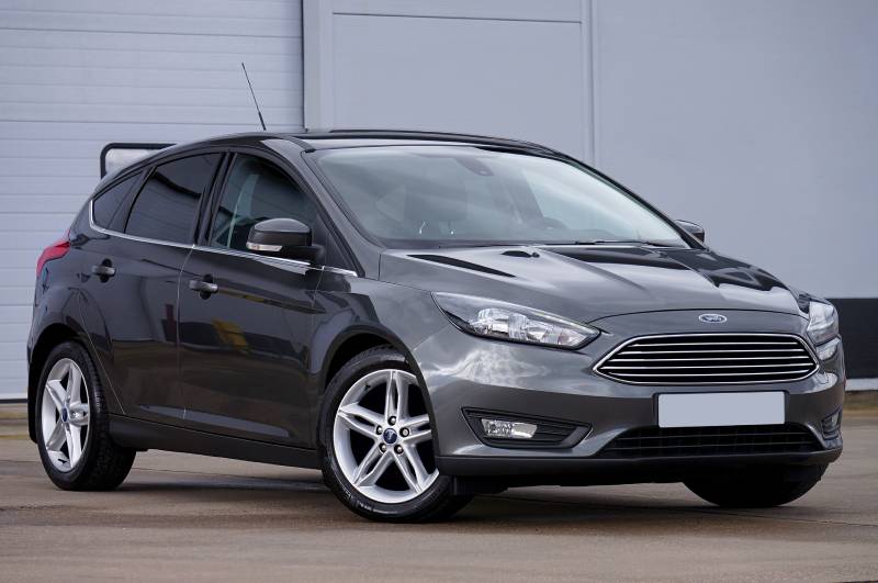Grey Ford Focus scrap car